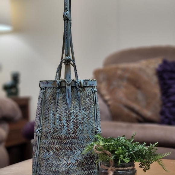 Beautiful upcycled basket, shabby chic/FrenchCountry/farmhouse - Picture 2 of 7